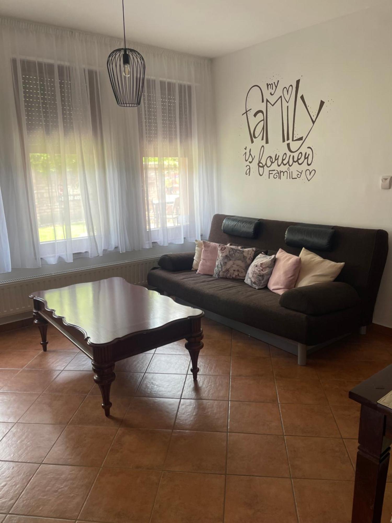 Cherry Apartmanhaz Sárvár 外观 照片
