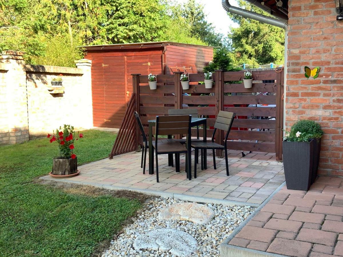 Cherry Apartmanhaz Sárvár 外观 照片